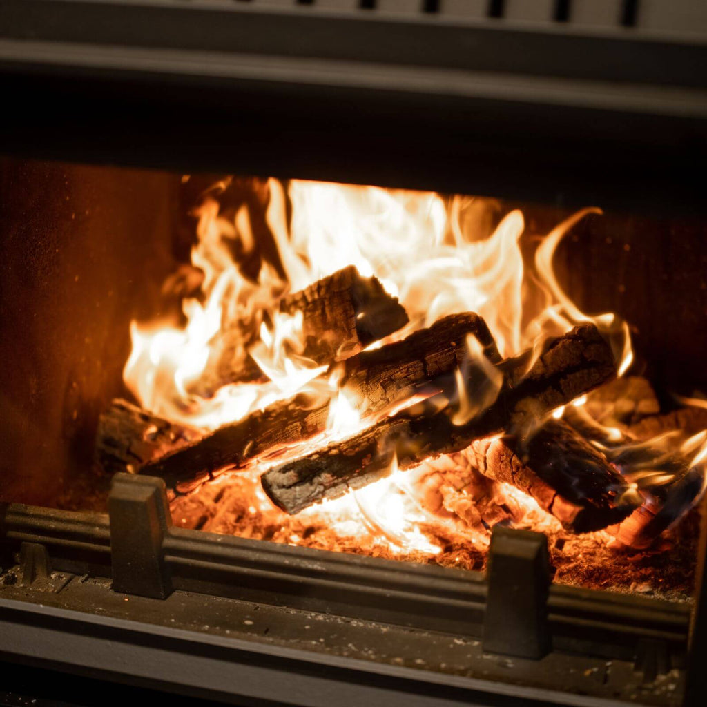The Best Logs for a Wood Burner: Why Kiln Dried Oak Wins